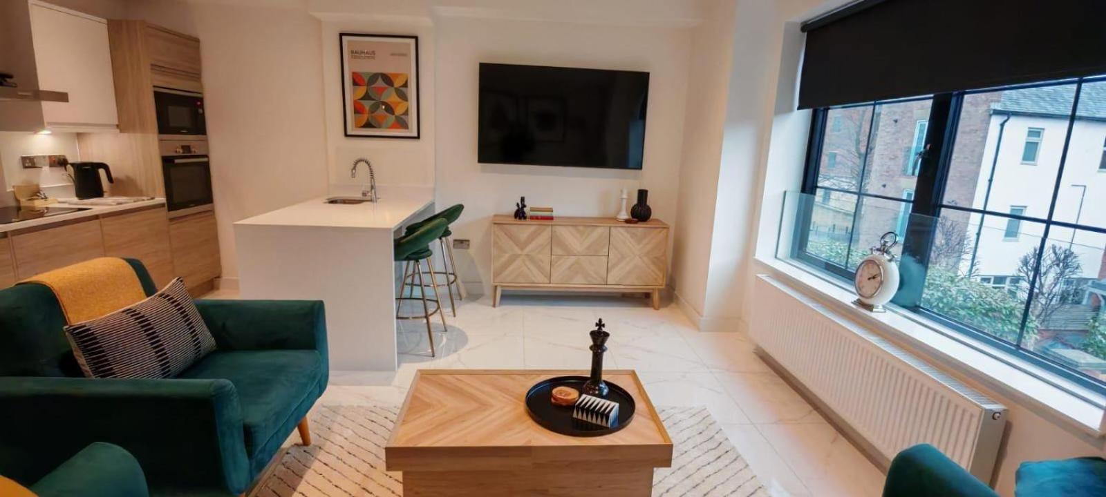 Luxury Apartment: City Centre, Stylish, Modern Честър Екстериор снимка